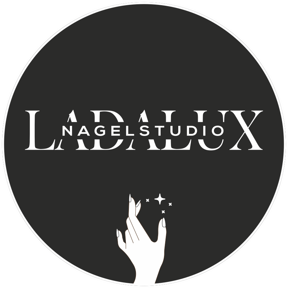Ladalux Nails